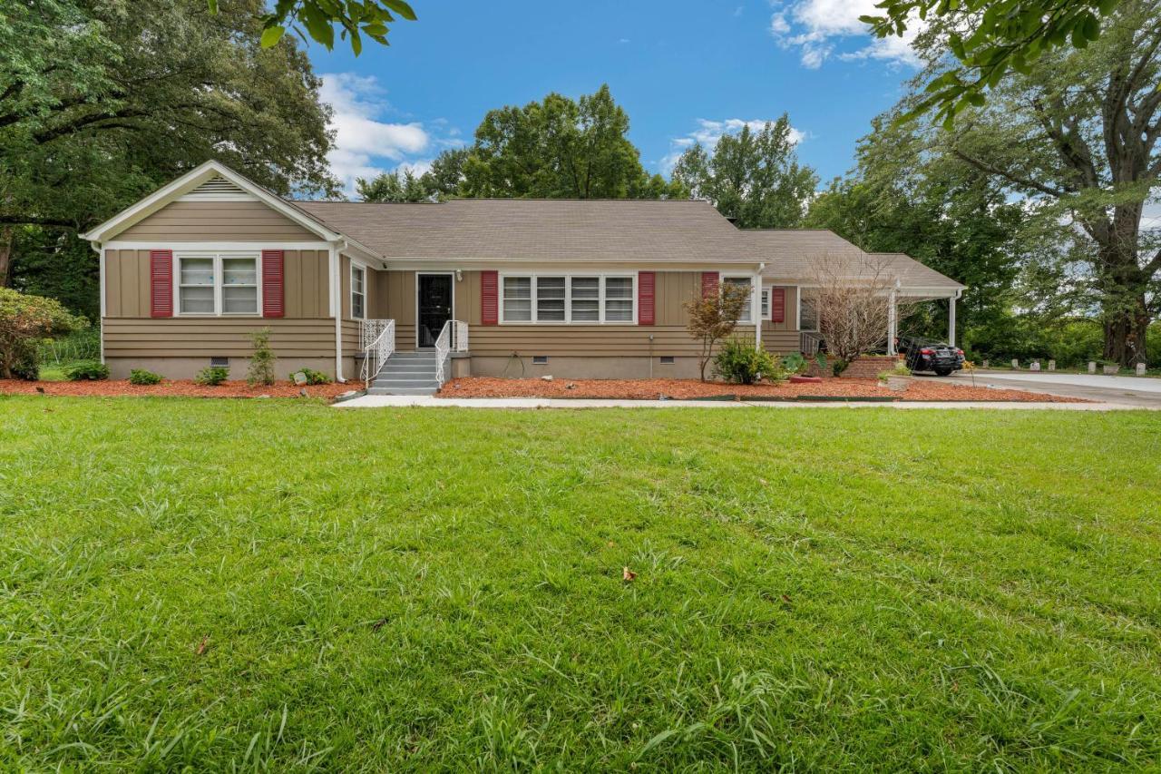 Mins To Graceland Secluded Rambling Ranch Style Home Memphis Exterior photo
